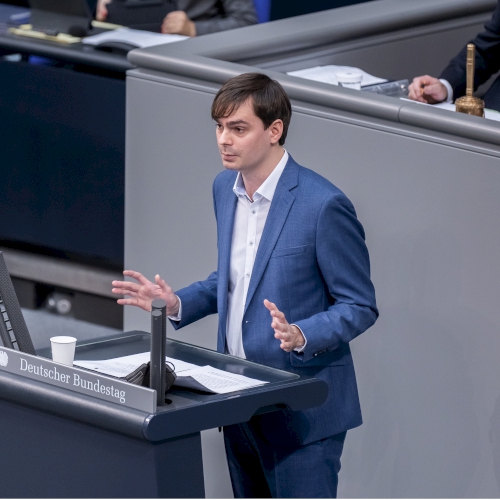 Andreas Mehltretter redet im Plenum des Deutschen Bundestages | Foto: Leon Kügeler, photothek