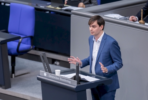 Andreas Mehltretter redet im Plenum des Deutschen Bundestages | Foto: Leon Kügeler, photothek